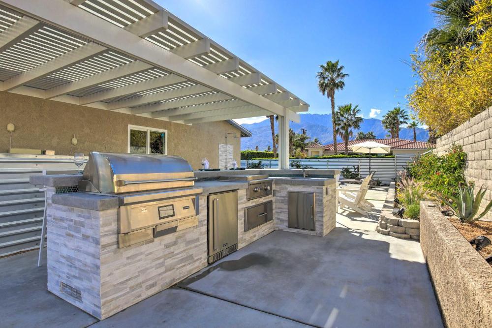 Luxury Stagecoach Rental Near Dtwn Palm Springs